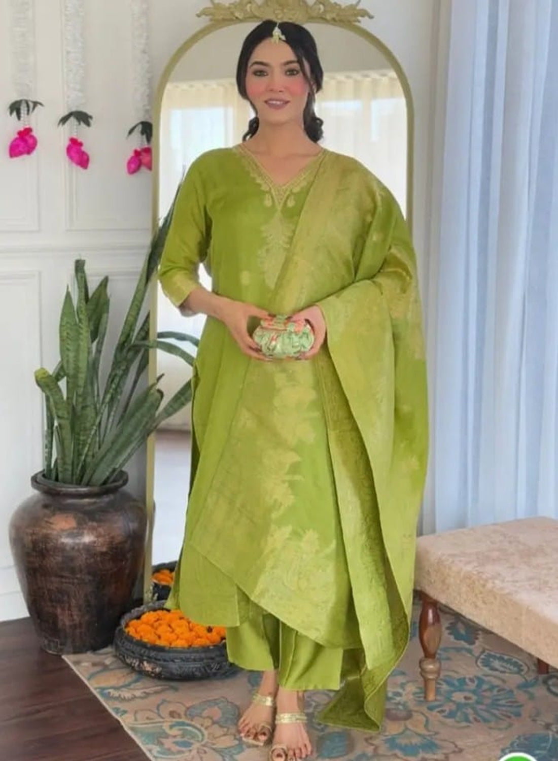 Stylish Viscose Jacquard Kurti Set with Embroidery