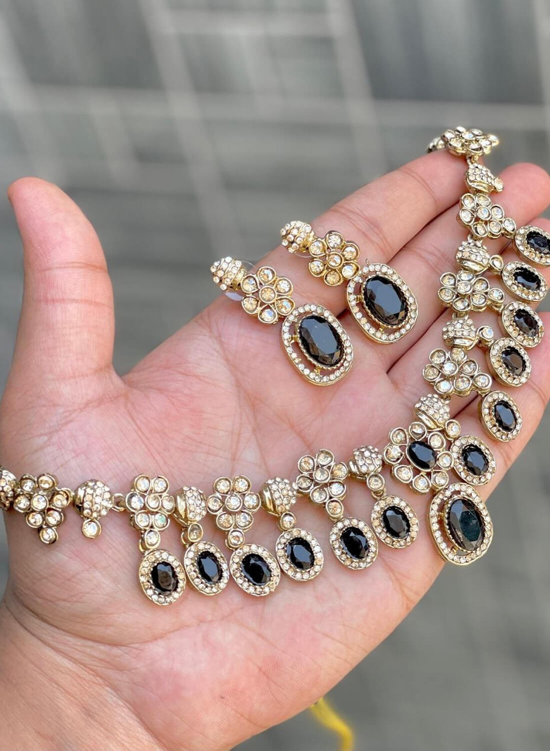 Beautiful Premium Quality Kundan Necklace With Beautiful Earrings