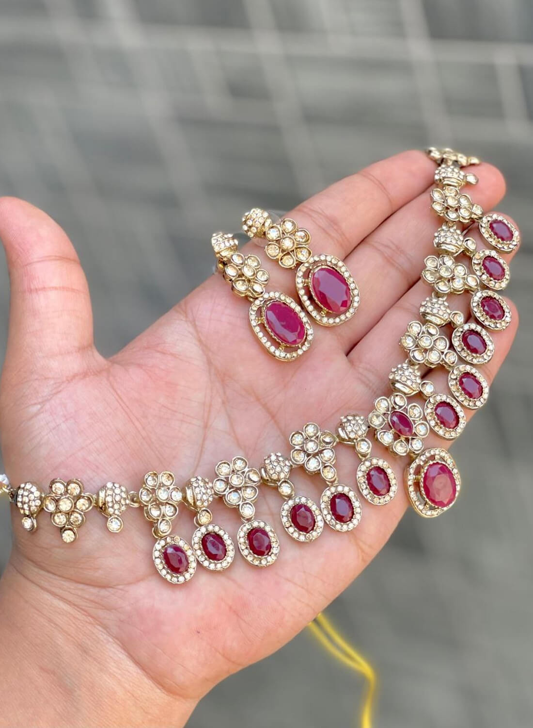 Beautiful Premium Quality Kundan Necklace With Beautiful Earrings