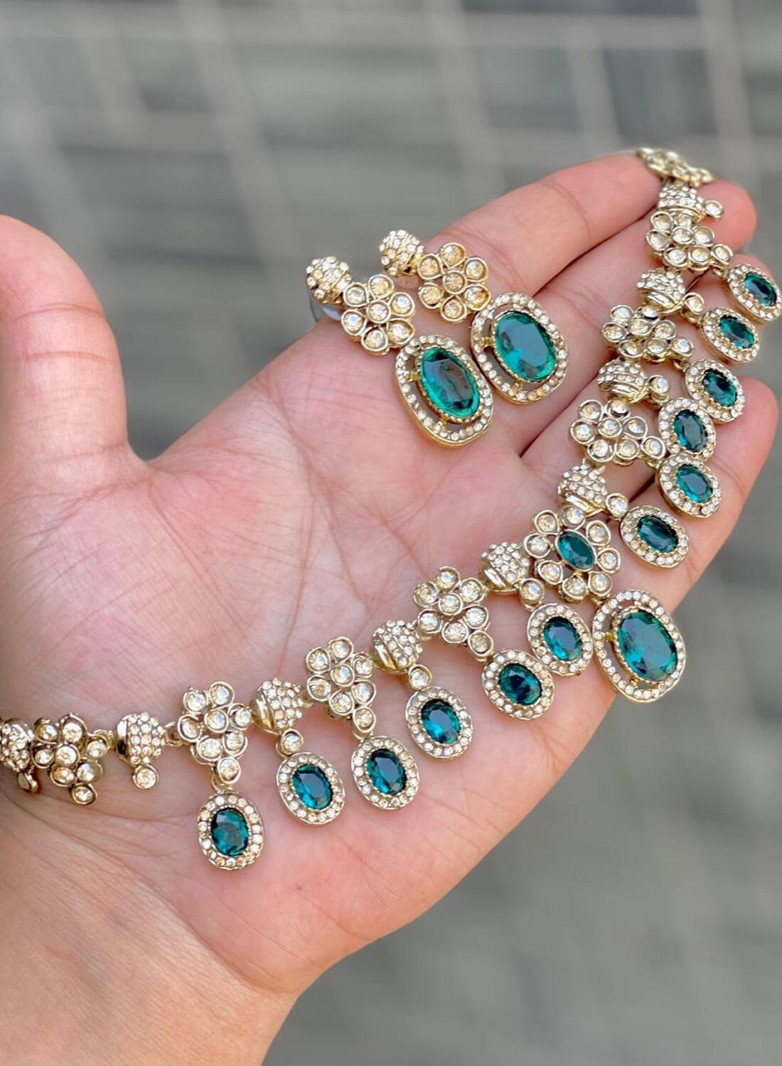Beautiful Premium Quality Kundan Necklace With Beautiful Earrings