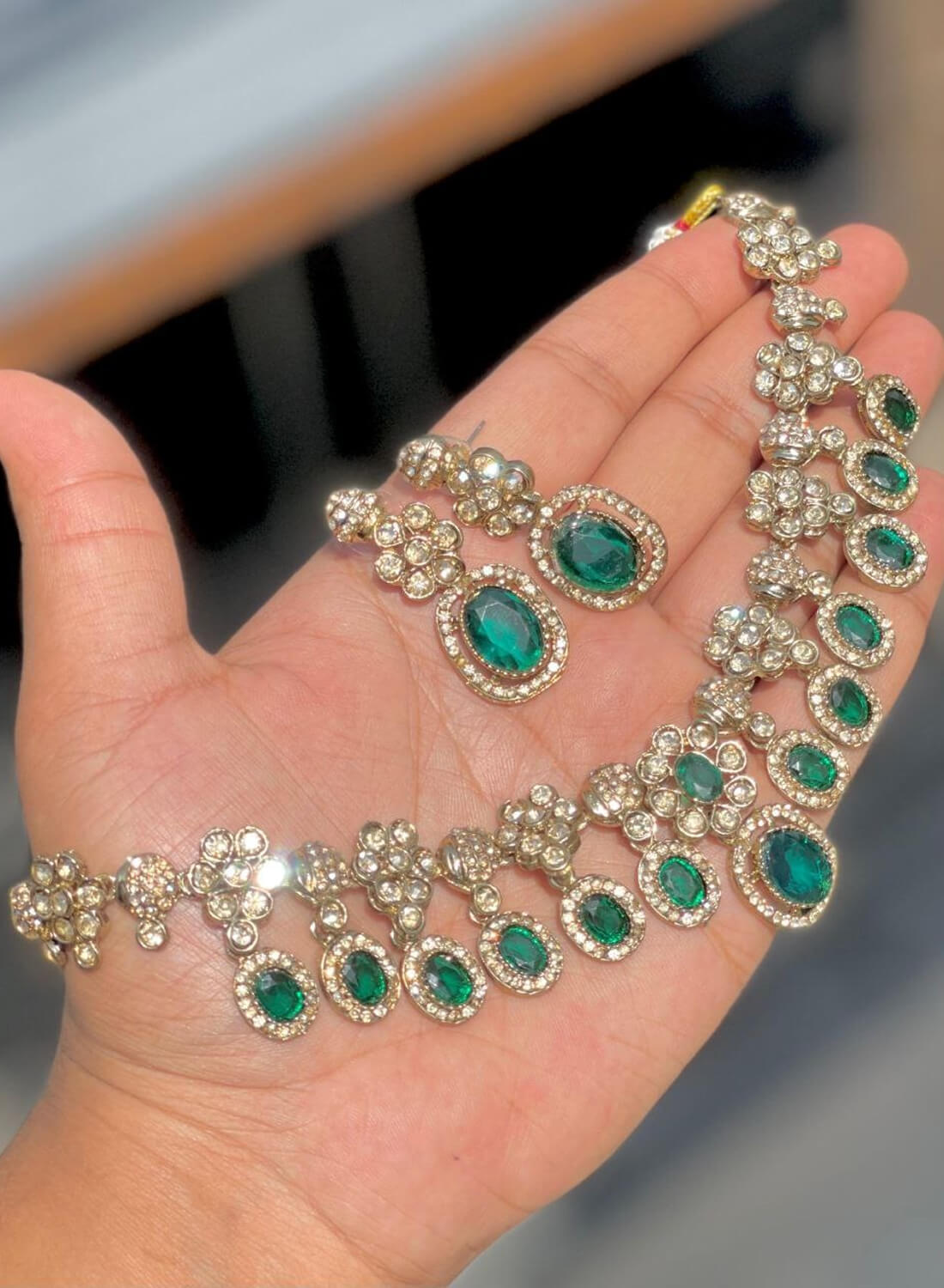 Beautiful Premium Quality Kundan Necklace With Beautiful Earrings