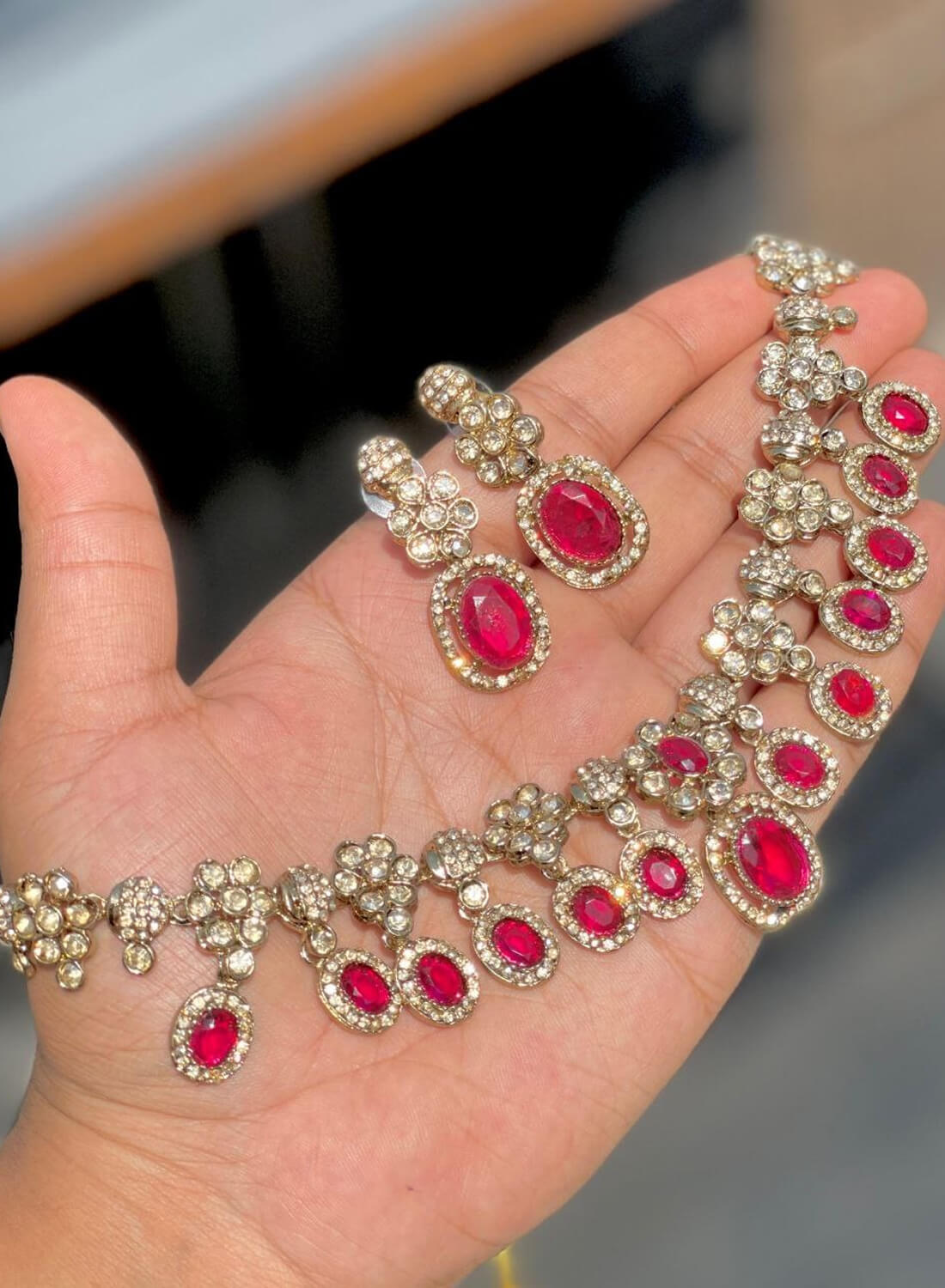 Beautiful Premium Quality Kundan Necklace With Beautiful Earrings