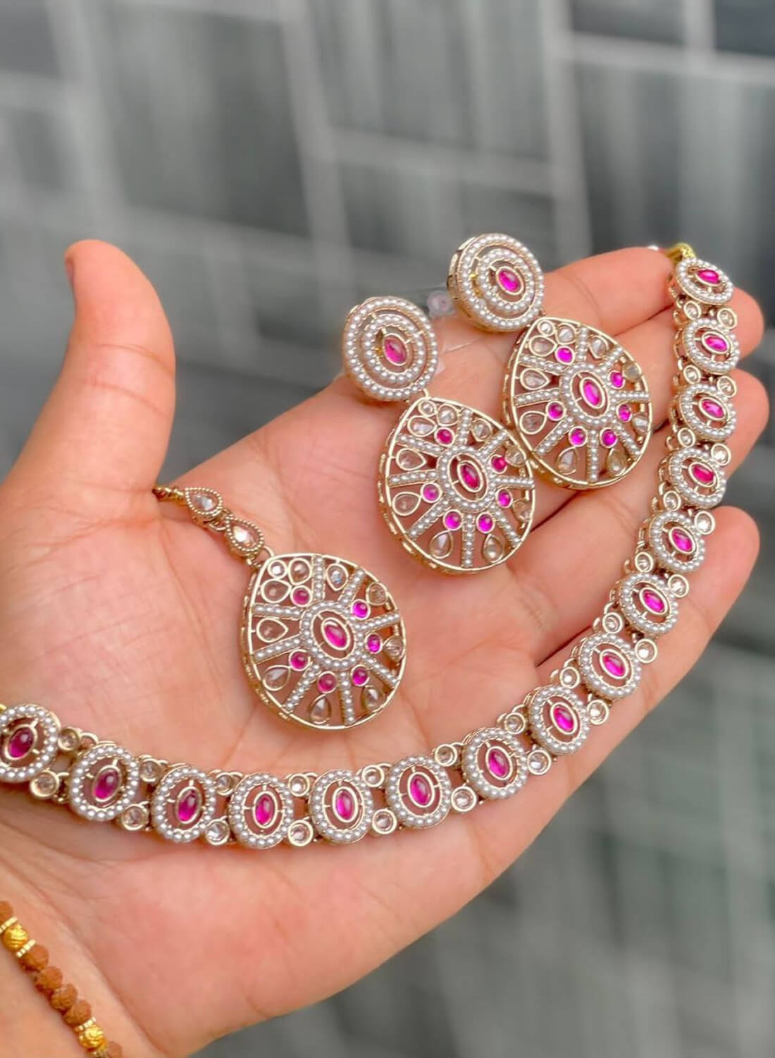 Beautiful Premium Quality Polky Work Stone Choker with Earrings and Tika