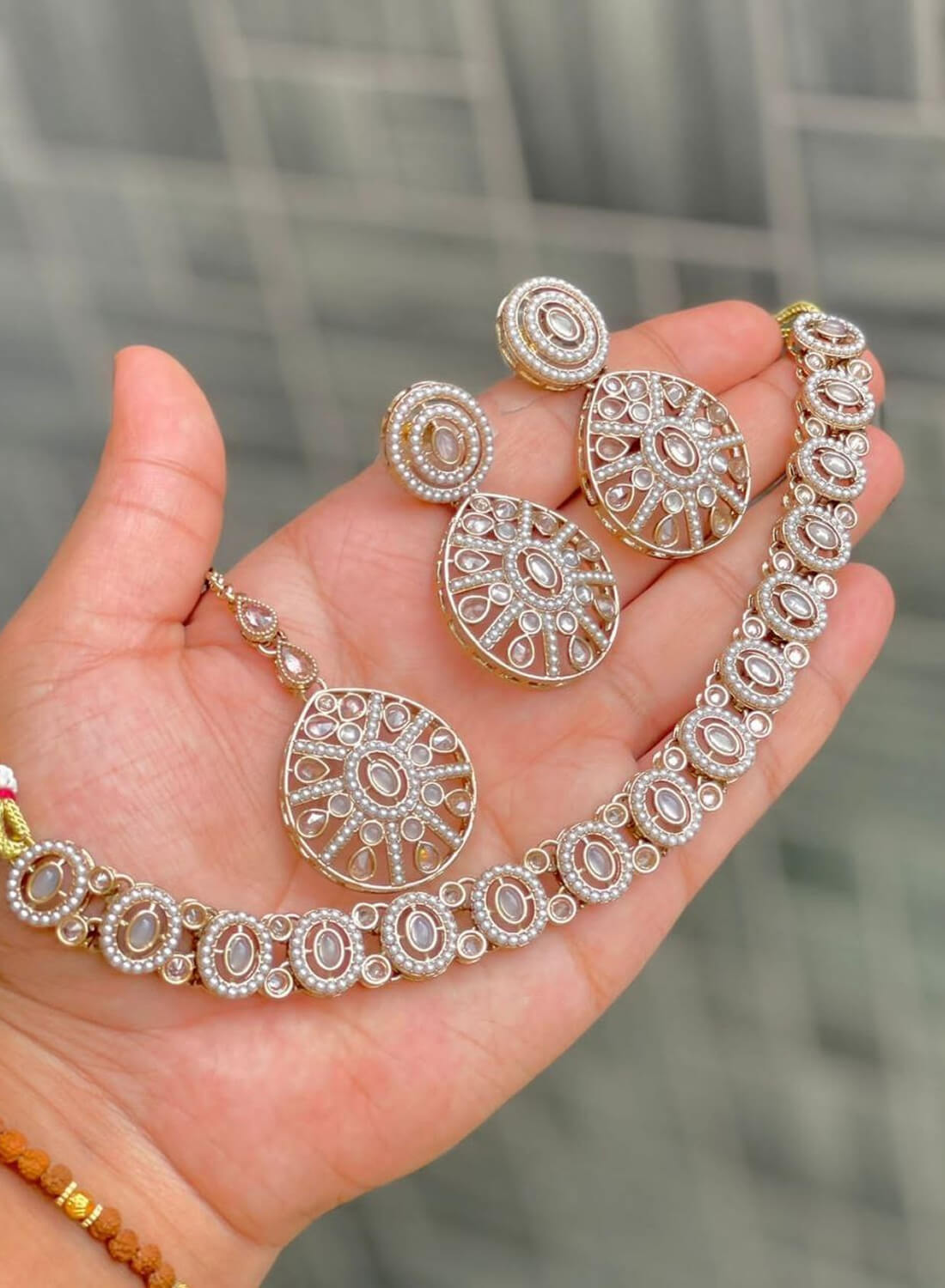 Beautiful Premium Quality Polky Work Stone Choker with Earrings and Tika
