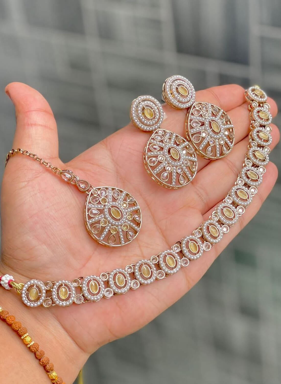 Beautiful Premium Quality Polky Work Stone Choker with Earrings and Tika