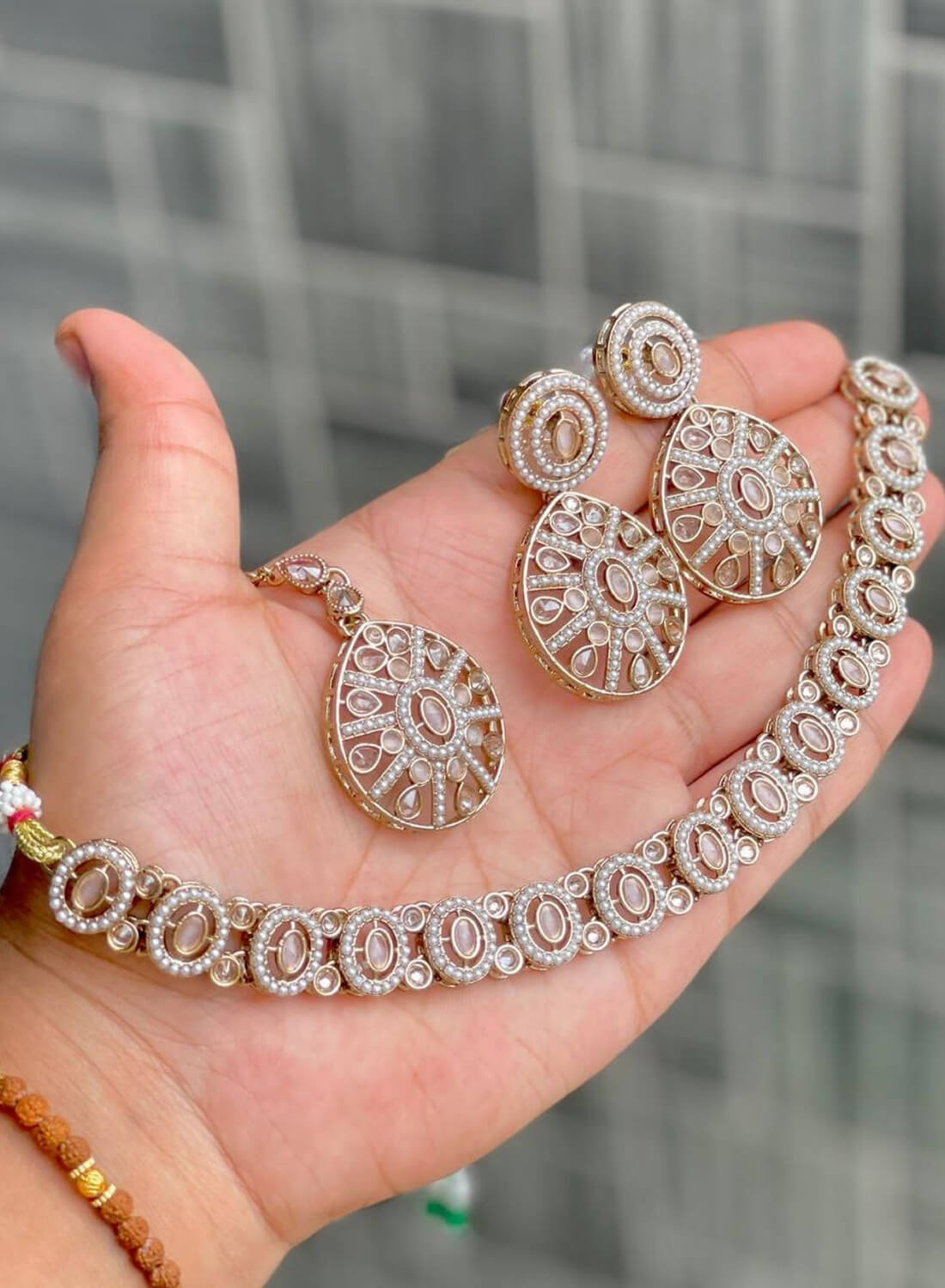 Beautiful Premium Quality Polky Work Stone Choker with Earrings and Tika