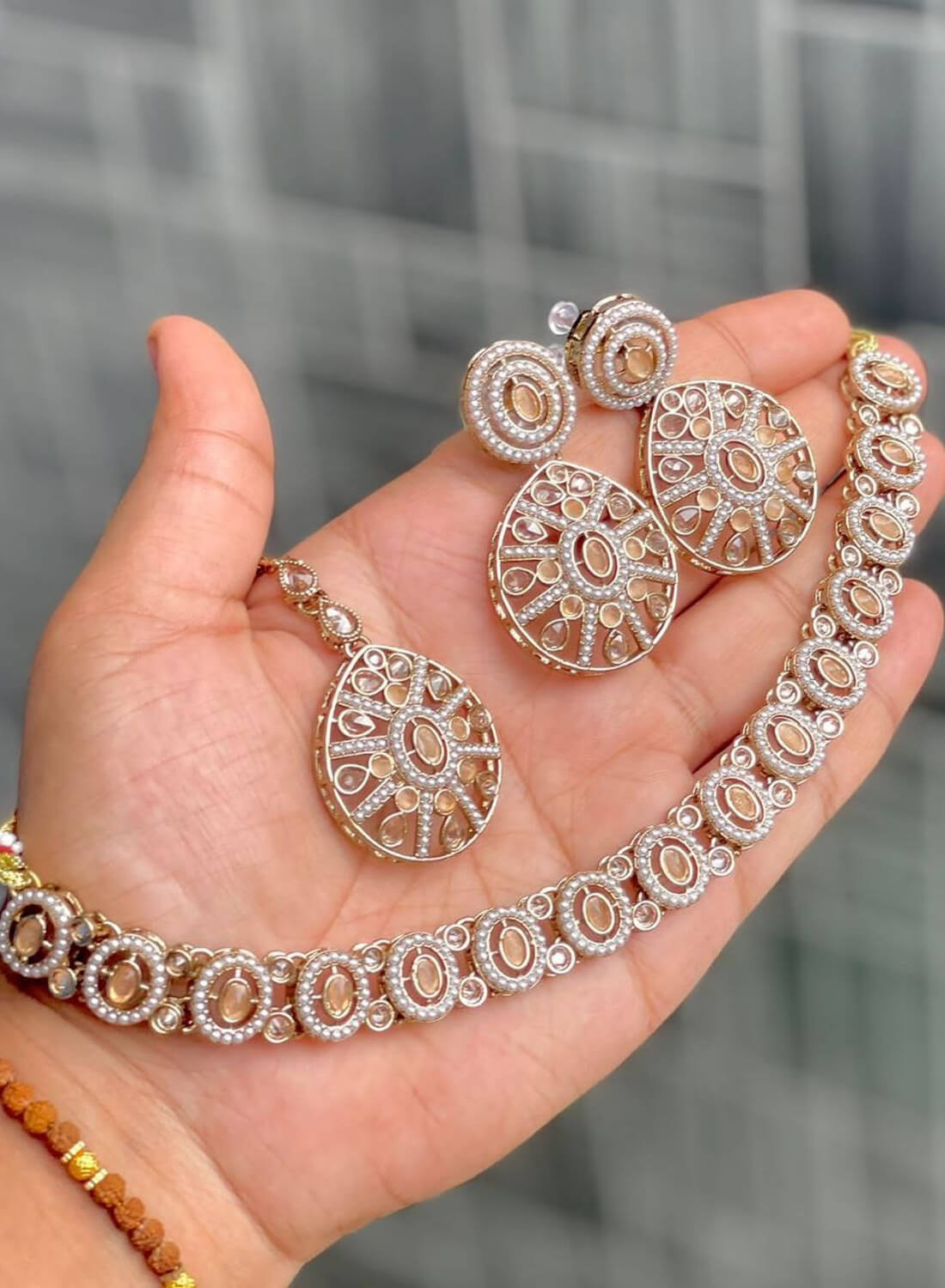 Beautiful Premium Quality Polky Work Stone Choker with Earrings and Tika